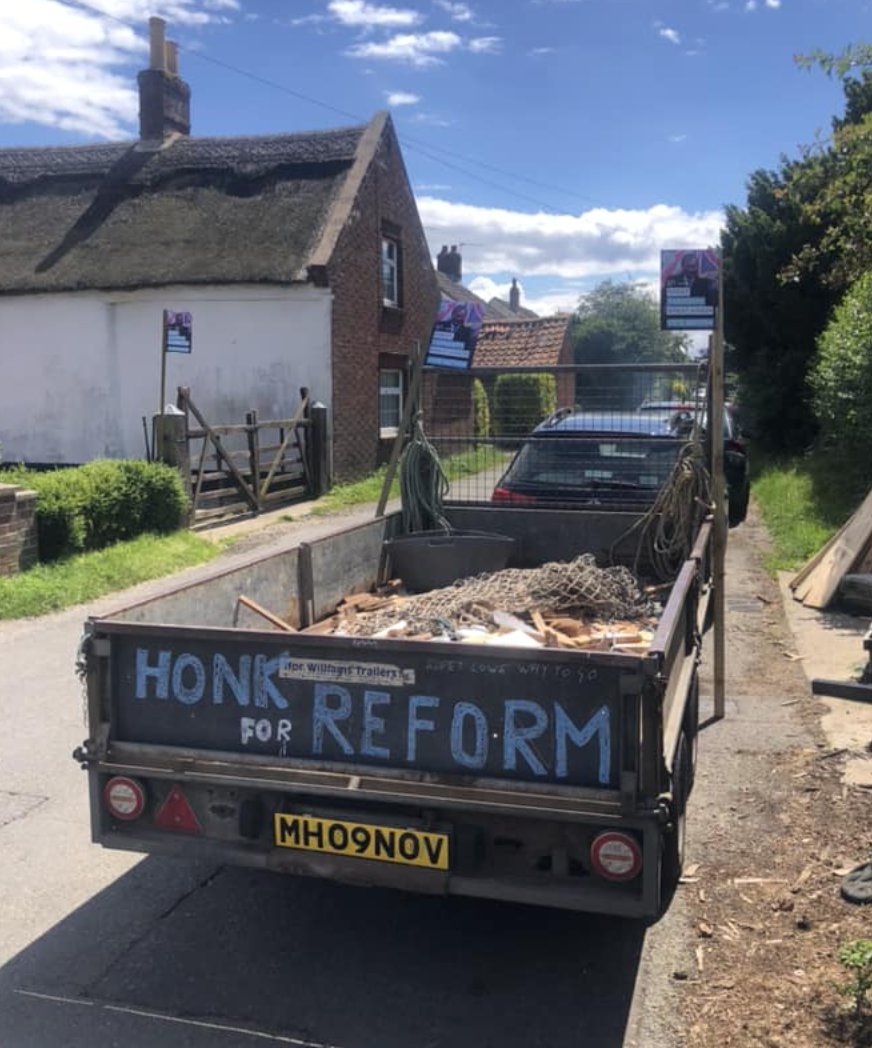 Honk for Reform in Great Yarmouth! Incredible support across the constituency.