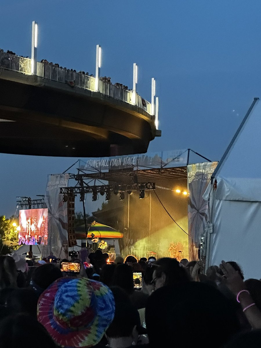 DarianSchmaeng's tweet image. Kentucky pride chicken #kentuckianapride @ChappellRoan @PrideInKY