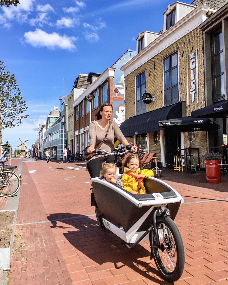 Active mobility, which includes modes of human-powered transportation such as walking, cycling and running, is more than just a sustainable way to get around.

<a href="/EITUrbanMob/">EIT Urban Mobility</a> highlights FIVE benefits: linkedin.com/pulse/masterin…