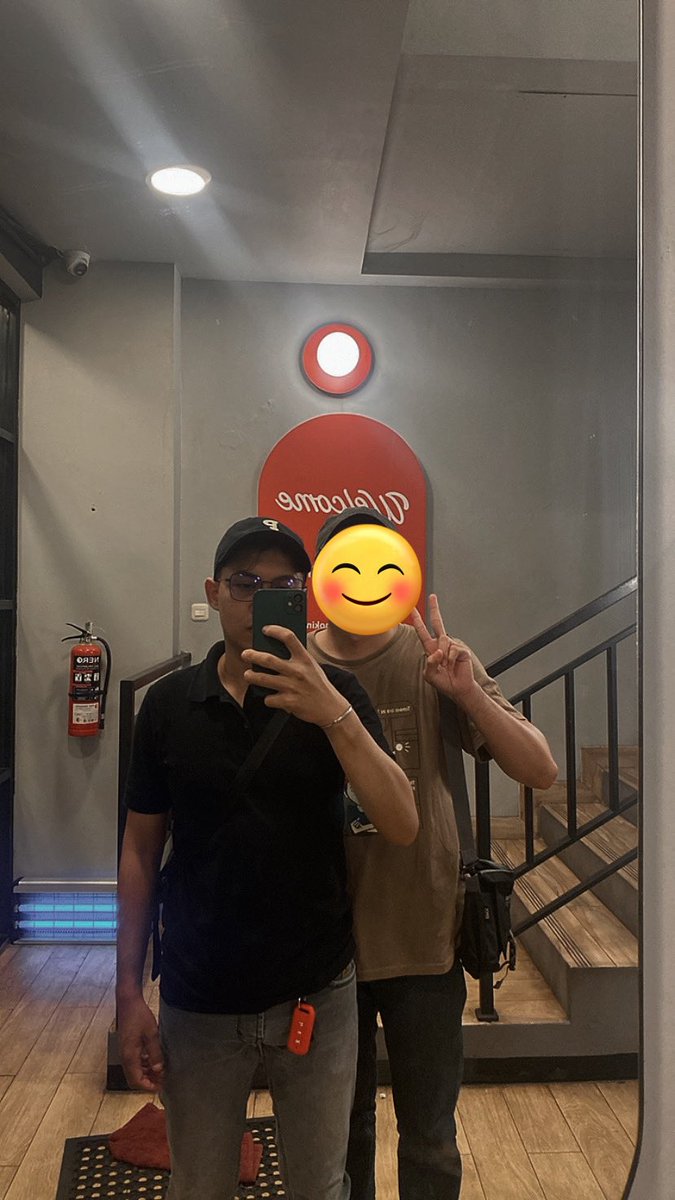 wiralmo's tweet photo. Berantem baikan berantem baikan gitu aja terus hahahah https://t.co/jvQwM8Dhtj