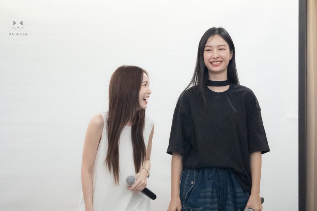 getmewheein's tweet image. love        milk
                  😬
                  /|\
                    |
                    |
😆              |
/|\               |
 /\             /\