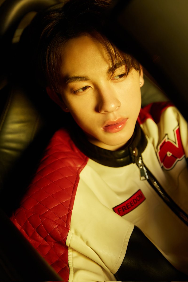 bemygboy's tweet photo. รูปโคลสอัพดีจริง หน้าผากรับคิ้ว คิ้วรับตา ตารับจมูก จมูกรับปาก ปากรับคาง เข้ากันไปหมดทุกส่วน ใบหน้าฟ้าประทานมาก
Perhaps Onglee's Image Teaser D2
#ONGLEE_ImageTeaser2 https://t.co/5VORJZ1nXN