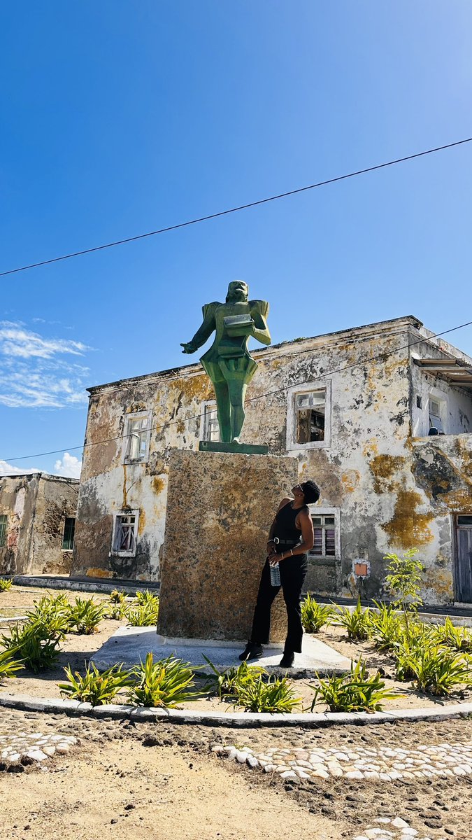 BellaNuvunga's tweet photo. #VisitMozambiqueIsland 🇲🇿 
The hidden gem of Moz Island, a #UNESCO World Heritage Site with a rich history as the first European settlement in East Africa. Its blend of African, Arab, and Portuguese influences, pristine beaches, vibrant arts, and delicious 
#TravelGem 🌴🇲🇿 https://t.co/3qL7K9VSCI