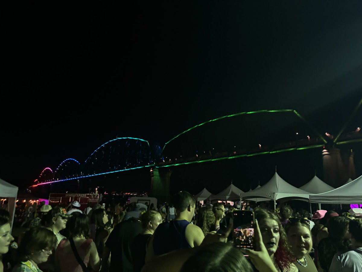 radishfrog's tweet image. Kentuckiana Pride festivities. @ChappellRoan thank you for celebrating this special time with us!

#kentuckianapride