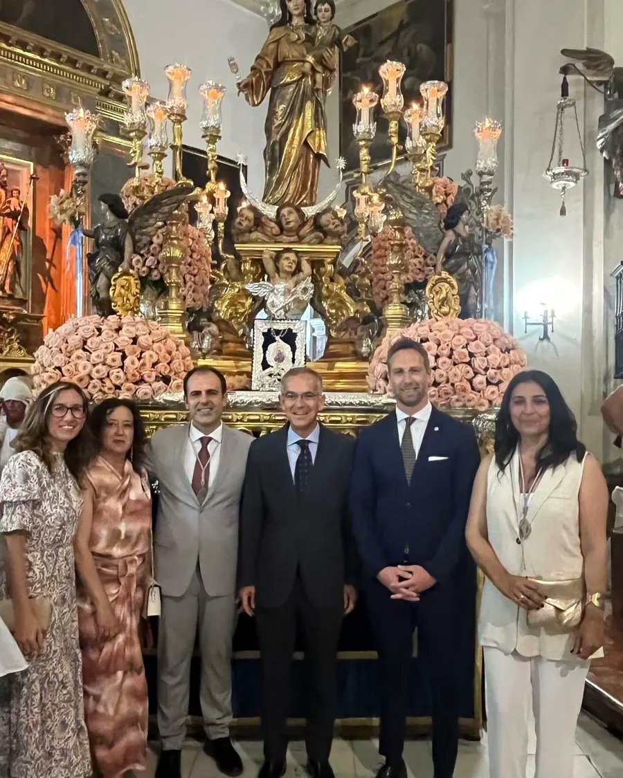 JJReyessdb's tweet photo. Un año más, La Palma del Condado se vuelva con María Auxiliadora @adma_lapalmacdo https://t.co/VevtXmqcbk