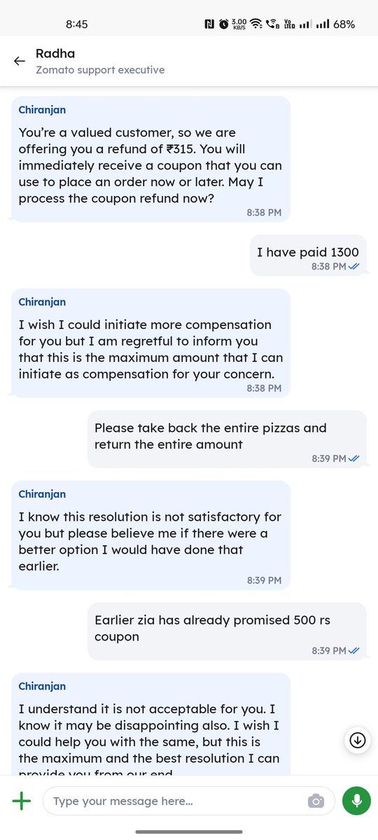 PariFlashpacker's tweet photo. @zomatocare order placed at 7.02, delivery partner did not move for next 60 minutes. @zomato support blames @LaPinozPizzaInd for food not being ready, customers finds out and informs Zomato that the partner is unable to find restaurant, reassigned partner is also late. https://t.co/oHWh1658Xv