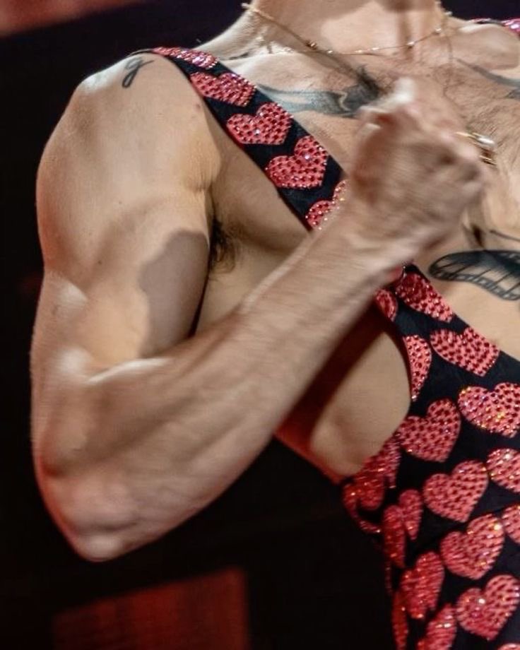 livsbrinas's tweet image. how was i ever meant to be normal