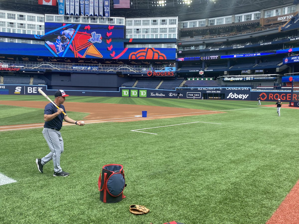 That’s The Prime Minister of Defence, ex #Bluejays John McDonald, hitting grounders to his son here at the ballpark on Fathers’ Day. How beautiful is that?
