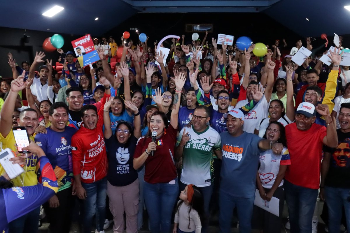 joseangelleon09's tweet photo. Con la alergia que nos caracteriza, el día de ayer participamos en un fructífero encuentro organizativo para el chequeo de maquinaria del 1x10 de nuestra @JuventudPSUV.

En Nueva Esparta, estamos listos para el #28J ¡Vamos con @NicolasMaduro! 

#NicoEsElQueFrao
@JPSUVNE_ https://t.co/e28WfLCX6o