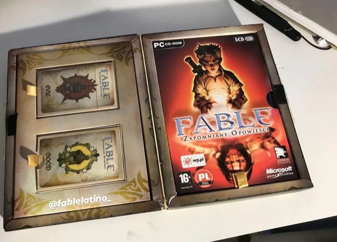Fablelatino_'s tweet photo. Gracias a un grupo Brasileño de la franquicia y Bruno Ferreira via facebook descubrimos esta curiosa y rara versión de #FableTLC distribuida en Polonia, se conforma de dos juegos de mazos donde tienen el "Bien" y el "Mal" https://t.co/Z64SterBVS