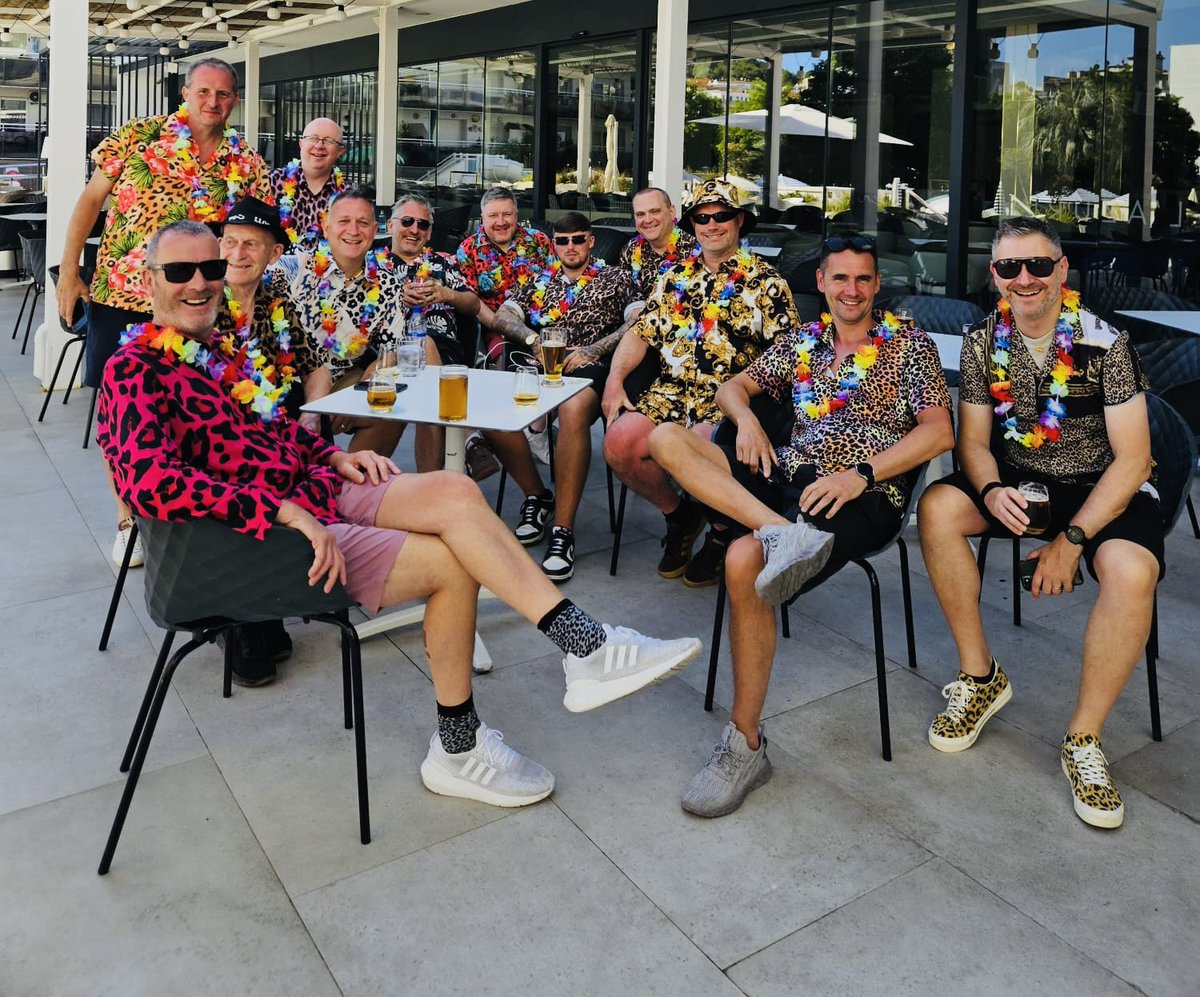 juskie's tweet photo. Sh!t Shirt Sunday to finish off a great weekend in Lloret! @simonturt @JKLEhill @IanHeat95368826

@LeighLeopardsRL @derek_beaumont #leopardprint #leopardsontour 🐆 https://t.co/UcailrnZqE
