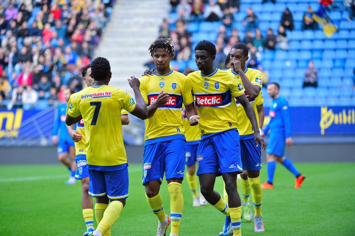 NulMec's tweet photo. THREAD : L'évolution de la valeur marchande📈💵 de nos jaunes et bleus 💛💙 cette saison (Source : Transfermarkt)
#fcsm #mercato https://t.co/H9w6AjCtDO