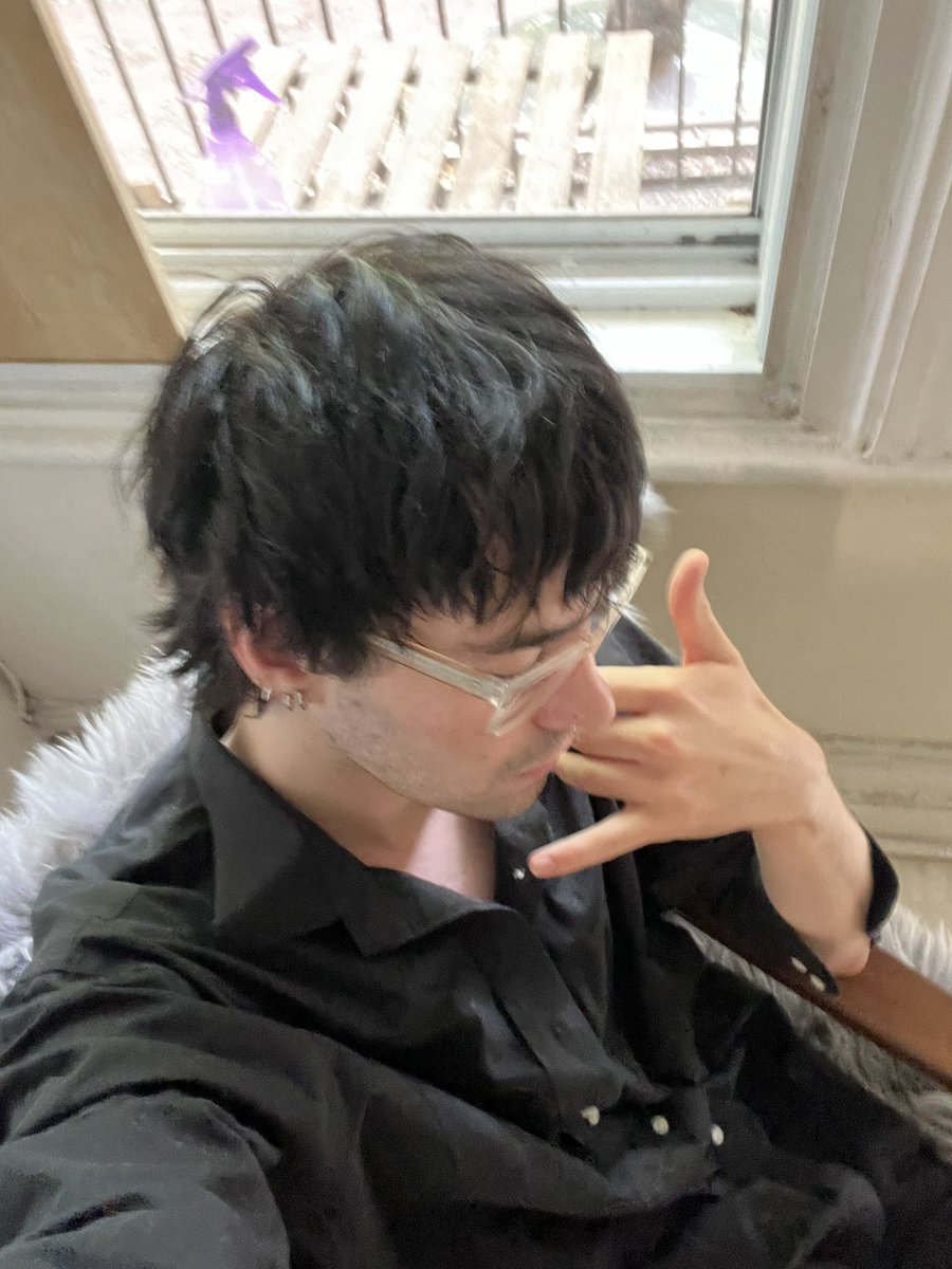philosophysux's tweet photo. 4got to send papa a card for father's day #NoFuture #LeeEdelman #queertheory https://t.co/QPQr835k9j
