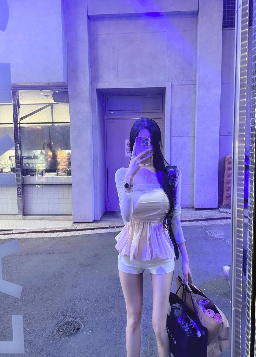 silvereeun's tweet photo. 덥다❤️ 이렇게 입었는데도 땀 차❤️💢 그래도 알파 오빠앞에선 더…더..더 짧게❤️💋 오빠 앞에선 언제나 말 잘듣는 강아지에요❤️💦아🤭 소추들은 해당사항 없는거 아시죠?❤️ 이젠 누구보다 이쁜 여성 몸 구경도 못할테니❤️🤣

#여성화 #여깨 #능욕 #정신개조 #암캐 #암컷 #여왕깨기 #넷카마 #디엠 https://t.co/tZDvhbTZHW