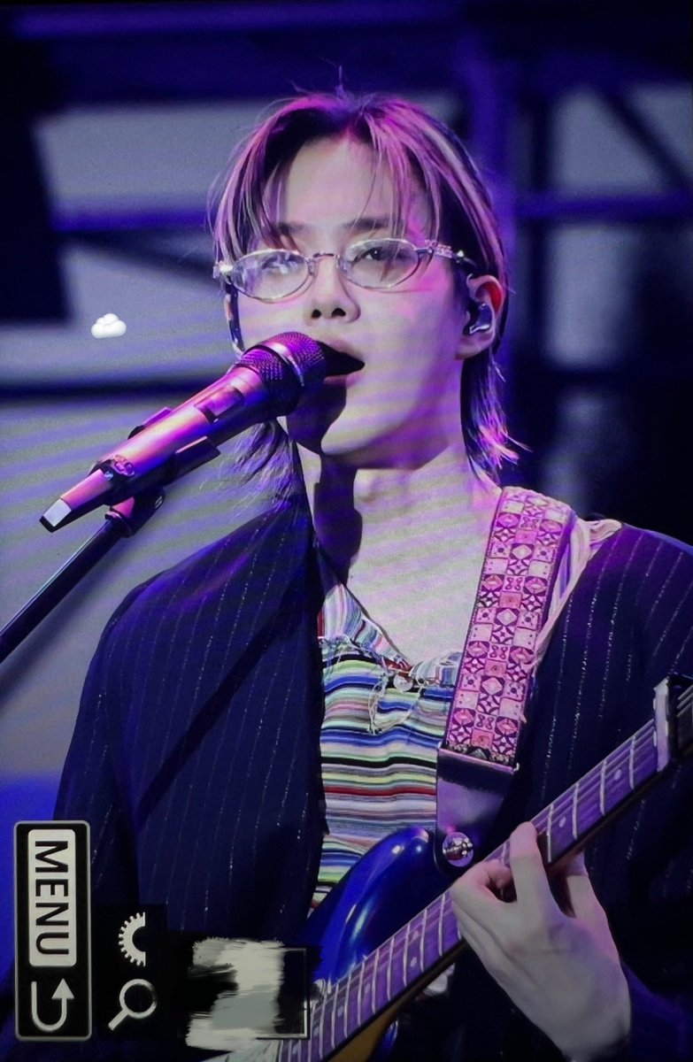 240616  메가필드 페스티벌

오늘도 오라버니 얼굴 미쳤음

#수호 #SUHO #준면 #김준면  
<a href="/weareoneEXO/">EXO</a>