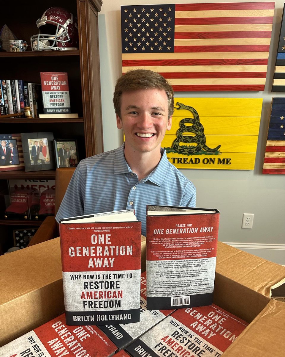 BrilynHollyhand's tweet photo. Thank you for all of the birthday wishes today on my 18th!

Most importantly, I CAN NOW VOTE!

Thank you for the support over the last 7 years, but especially over the past year!

What a year it’s been!

18 will somehow be bigger and better! 🥳 https://t.co/SKdMmClGGA