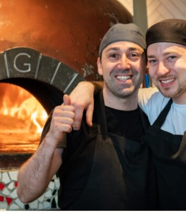 ProducedinKent's tweet image. Join Elite Pubs - Kitchen Porter Vacancy

@elite.pubs

Job description
The staple in any kitchen team is the Kitchen Porter.

Click the link below to find out more information.

producedinkent.co.uk/news/join-elit…

 #KitchenPorter #KitchenTeam #Elitepubs