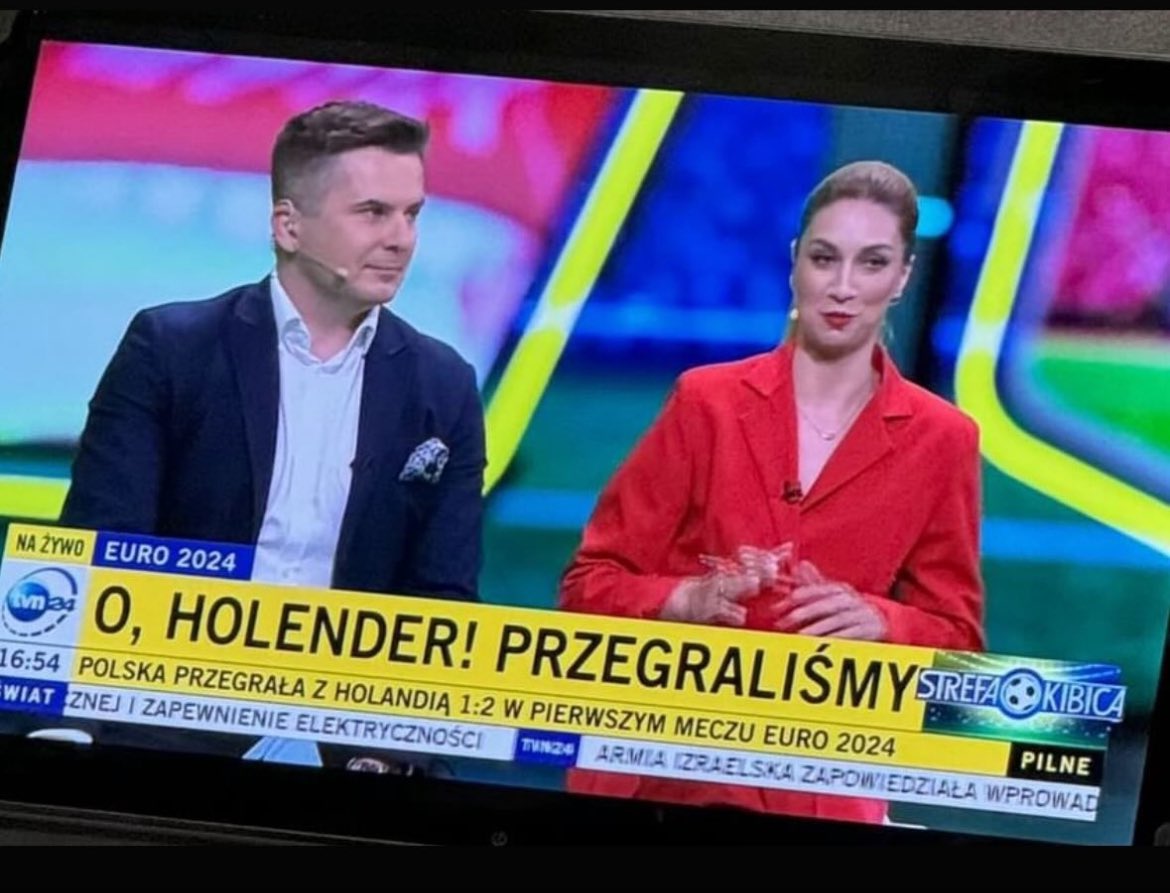 Poolse tv kon dit woordgrapje niet laten:

Het woord Holender/Nederlander/ is in deze context een fonetische verbastering van uitroep van ergernis cholera/kolere. Kortom, de opschrift staat voor: Kolere/Nederlander, we hebben verloren!