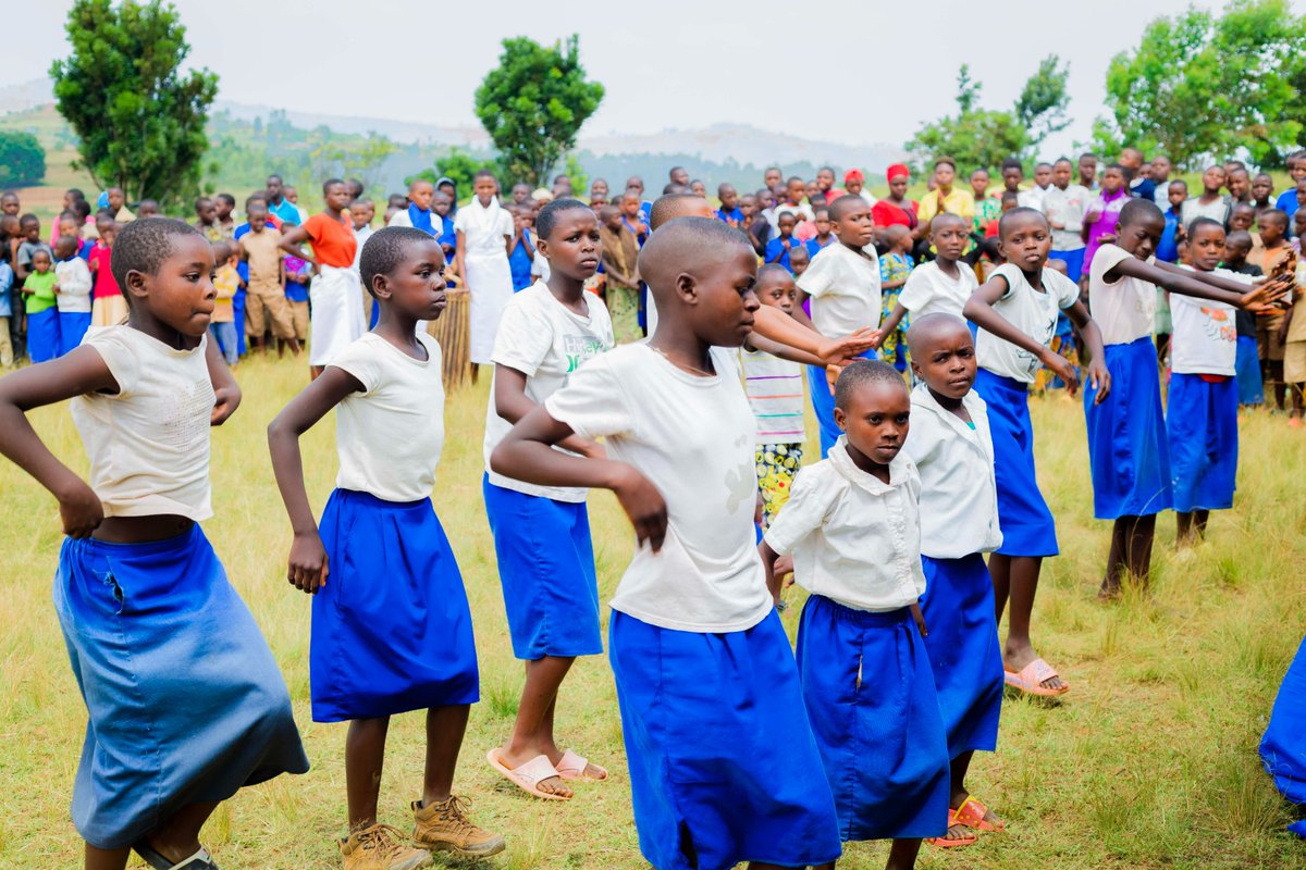 On today's #DayoftheAfricanChild, <a href="/PlanRwanda/">Plan International Rwanda</a> joined forces with youth-led organisations in <a href="/NyaruguruDistr/">Nyaruguru District</a> for a youth campaign calling for support for vulnerable children's education. As part of the campaign, 150+ children will receive assistance with school feeding.

#DAC2024