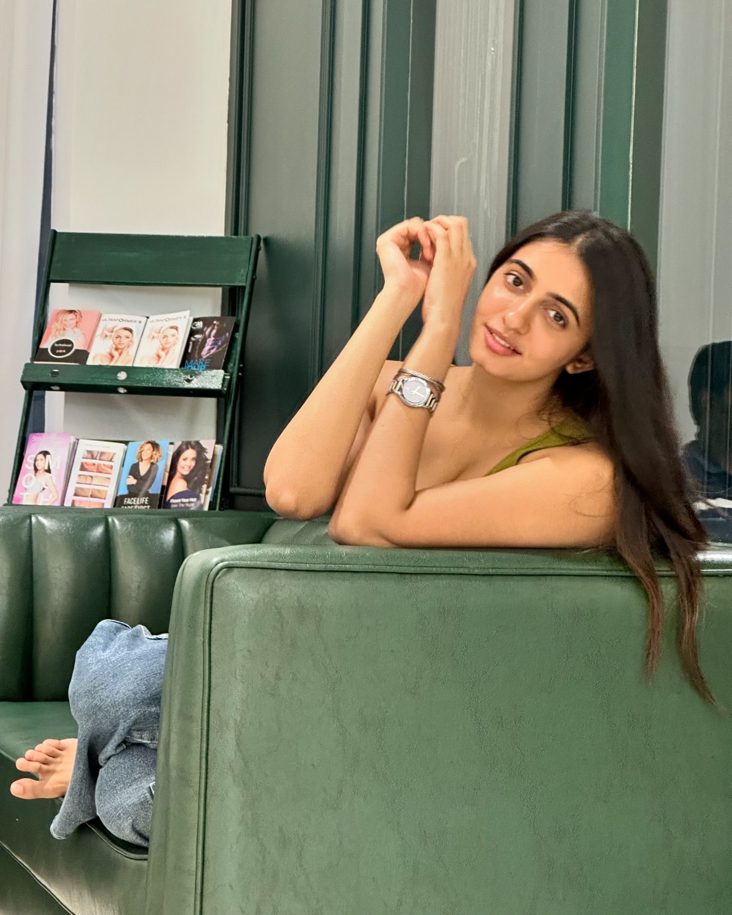 GQNaru4boAA2QR_?format=jpg&name=large