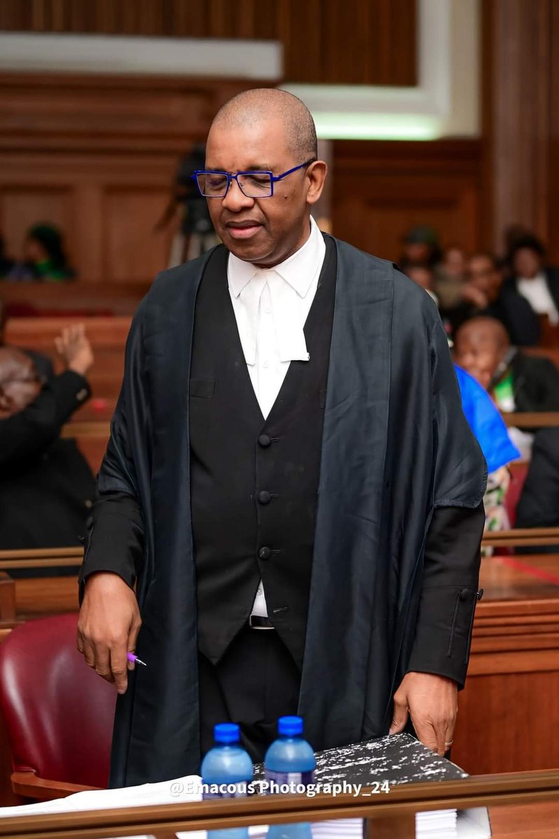 QoboD88302519's tweet photo. Adv Dali Mpofu is another person to be celebrated in Mzansi......the has a heart,God bless this soul. https://t.co/UxSKJvlMjC
