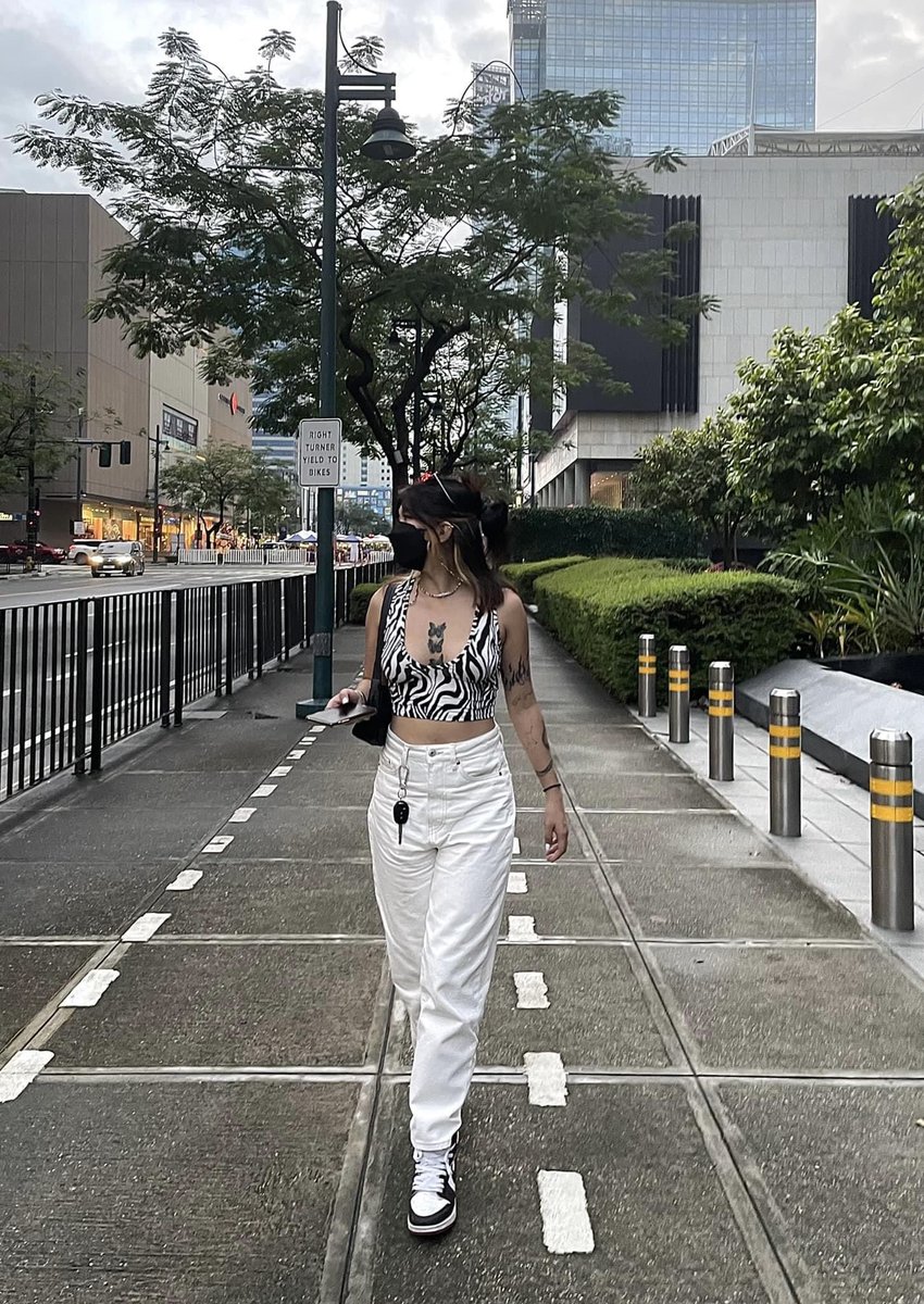 ۟ (@jwwblog) on Twitter photo Walking around the city will never be tiring as long as I'm doing it with you 🍃
#CSD #CaratSelcaDay #SEVENTEEN #JUN <a href="/pledis_17/">세븐틴(SEVENTEEN)</a> Walking around the city will never be tiring as long as I'm doing it with you 🍃
#CSD #CaratSelcaDay #SEVENTEEN #JUN <a href="/pledis_17/">세븐틴(SEVENTEEN)</a>