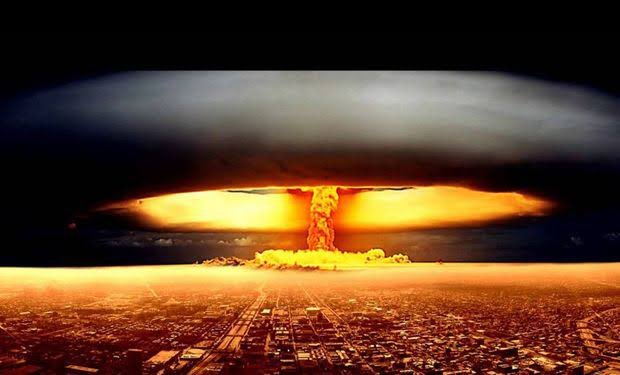 Point__Pop's tweet photo. 🚨MEU DEUS!!! Kushal Kumar, o 'Nostradamus indiano' revelou que a 3º Guerra Mundial irá começar essa semana no dia 18 de junho. 

A guerra nuclear irá culminar no fim da vida na Terra. 🤯🤯
. https://t.co/kSvmaqClkk