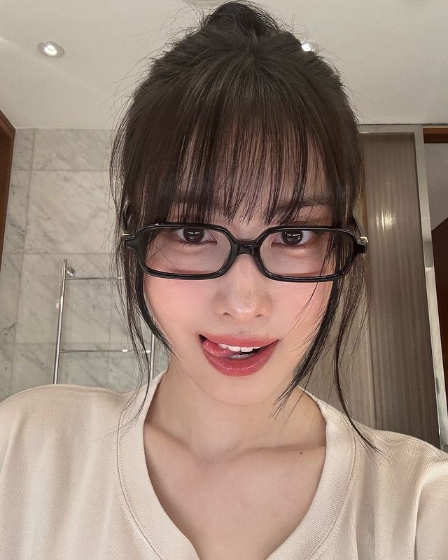 cuntywaeess's tweet photo. Spot the difference https://t.co/0R4dvoNCcZ