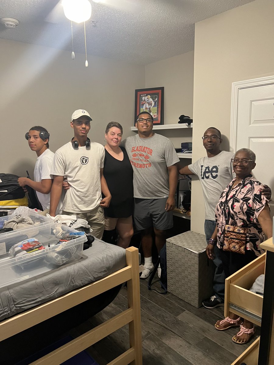 Freshmen move in ✅

#GoMocsFB x #ClimbTheMtn