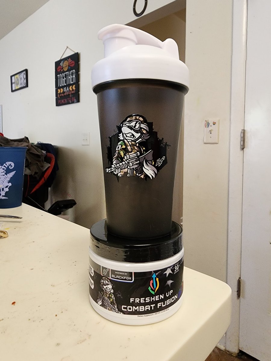 Whatjellis's tweet photo. You know what I good go for right now @blackfox87fps @DrinkFreshenUp some combat fusion. But I ran out and have been patiently waiting for it to get restocked. #combatfusion #combatfusion_cans https://t.co/5CLBluXr4G