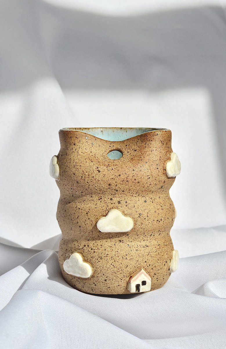 MarianaDoContra's tweet photo. #ceramics #pottery @piume.ceramicas no insta https://t.co/GqGJPjrcqL