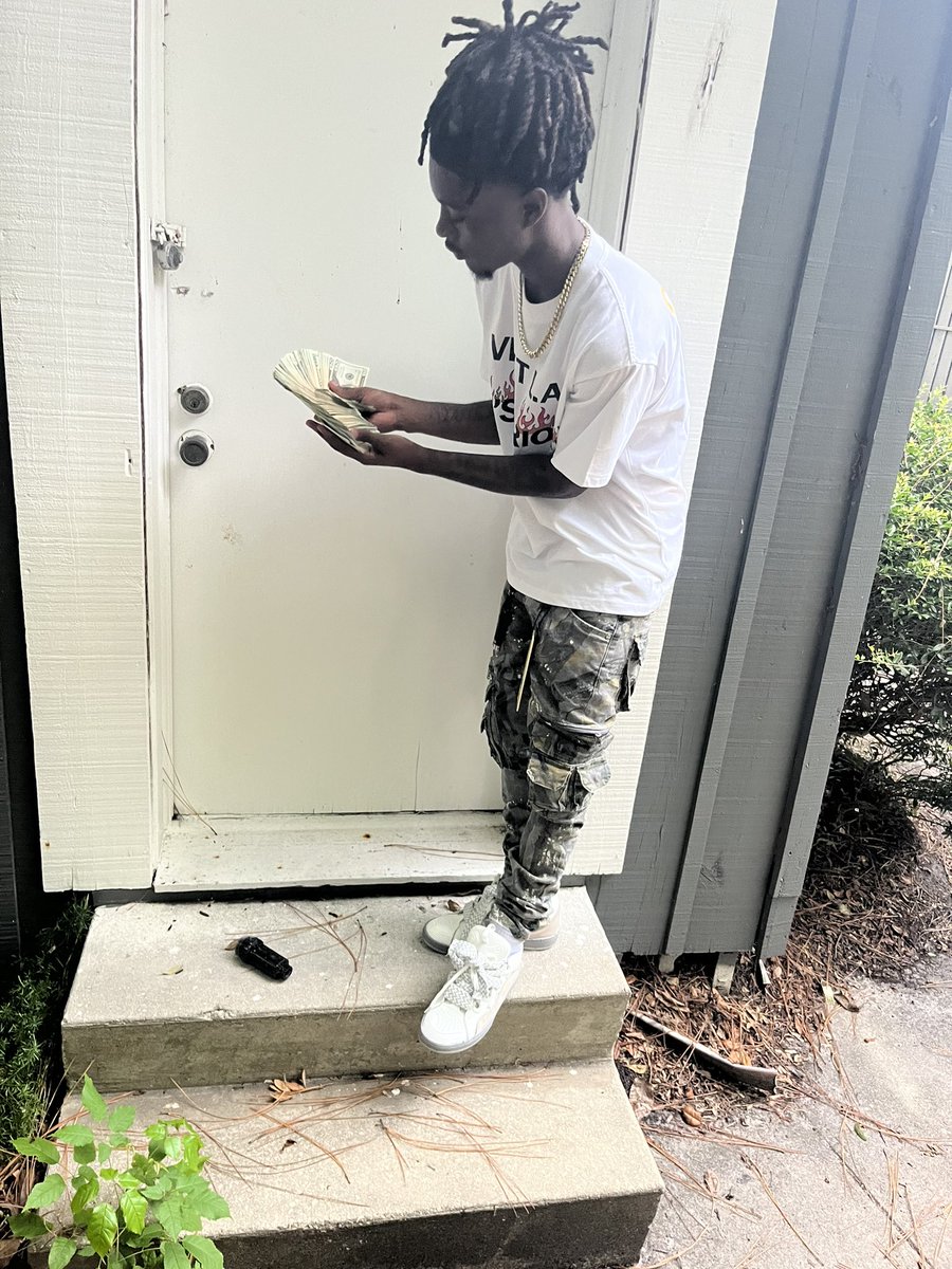 dorothygrandson's tweet image. New bd onna block betta watch out Ian yo dead beat bd bitch first Father’s Day #getchuone 🤬🔥💪🏾💩