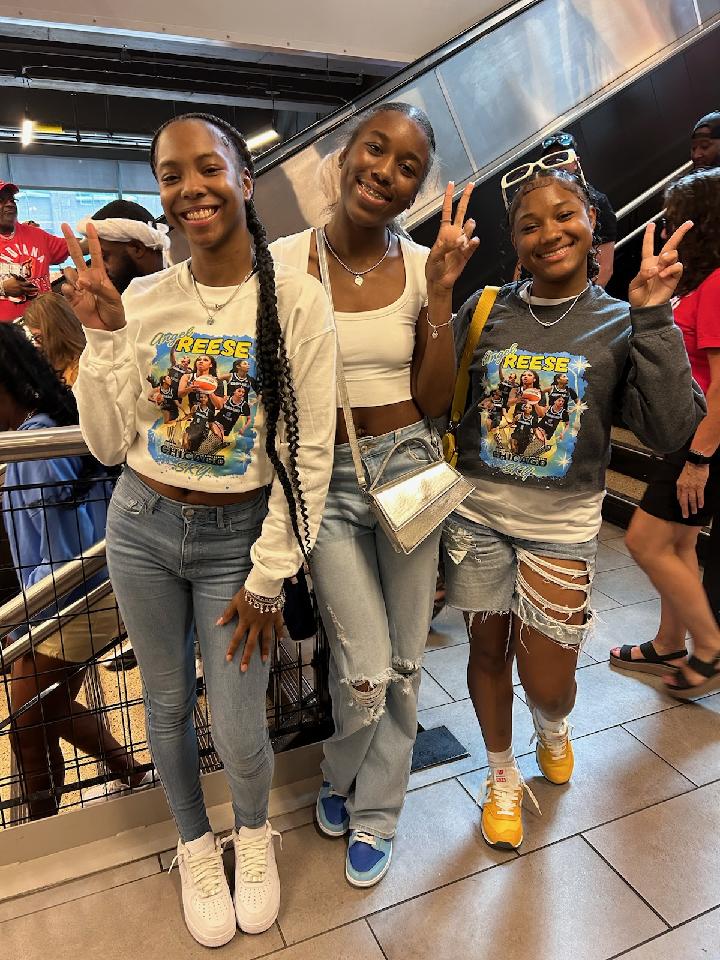 DreaDangerfield's tweet photo. Chi-Barbie @Reese10Angel support from Cincinnati Ohio.... The DePaul Cristo Rey GBB.... https://t.co/aCJklumvxp