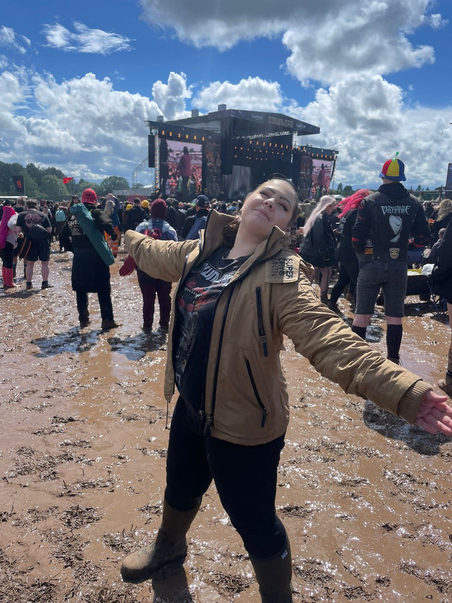 minnielex's tweet photo. At my happy place 💜🤘🏻 @DownloadFest https://t.co/4cPsobX15y