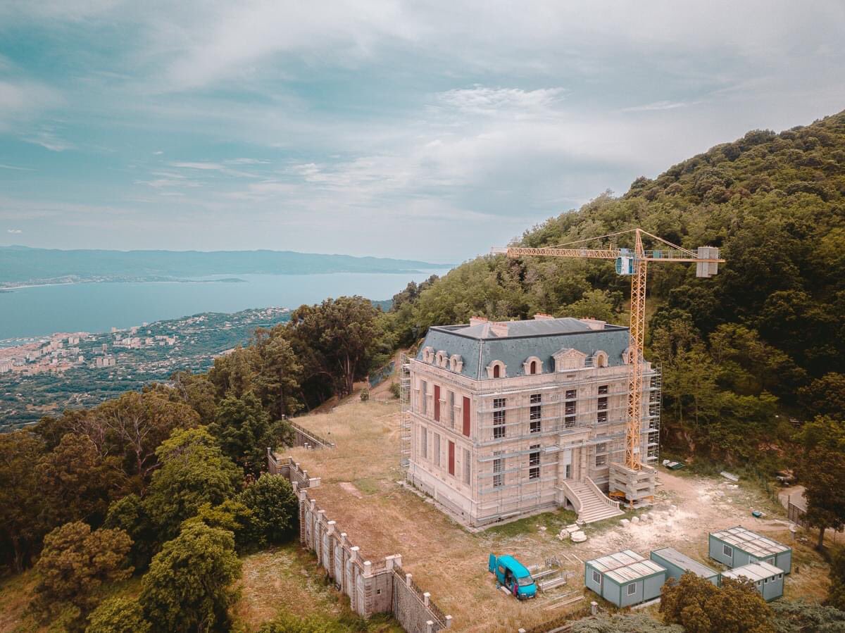 Mweilc's tweet photo. Un véritable serpent de mer : la restauration et la réouverture du château de La Punta construit pour les Pozzo di Borgo avec pas mal d'éléments des Tuileries. Mais grâce à l'action @fond_patrimoine et vos votes on parviendrait enfin au terme 👌
https://t.co/t6sui2gdve https://t.co/1XAvzlSTnu