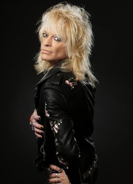 jLsEFBBJl071803's tweet image. 思いきり　
　愛されたくて　
　　駆けてゆく　
　　　六月サンダル　
　　　　アジサイの花
　　俵万智
1曲
HANOI ROCKS 
TRAGEDY
＃MichaelMonroe
氏生誕日
youtu.be/vE27FYLFKaw?si… @YouTube

皆様ご機嫌良う🍀
今日から梅雨入り？☔️
皆様お気を付けを🙇🏻‍♂️💦
本日も良き日のお迎えを🌺