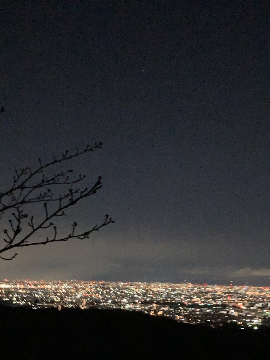 jLsEFBBJl071803's tweet image. 思いきり　
　愛されたくて　
　　駆けてゆく　
　　　六月サンダル　
　　　　アジサイの花
　　俵万智
1曲
HANOI ROCKS 
TRAGEDY
＃MichaelMonroe
氏生誕日
youtu.be/vE27FYLFKaw?si… @YouTube

皆様ご機嫌良う🍀
今日から梅雨入り？☔️
皆様お気を付けを🙇🏻‍♂️💦
本日も良き日のお迎えを🌺