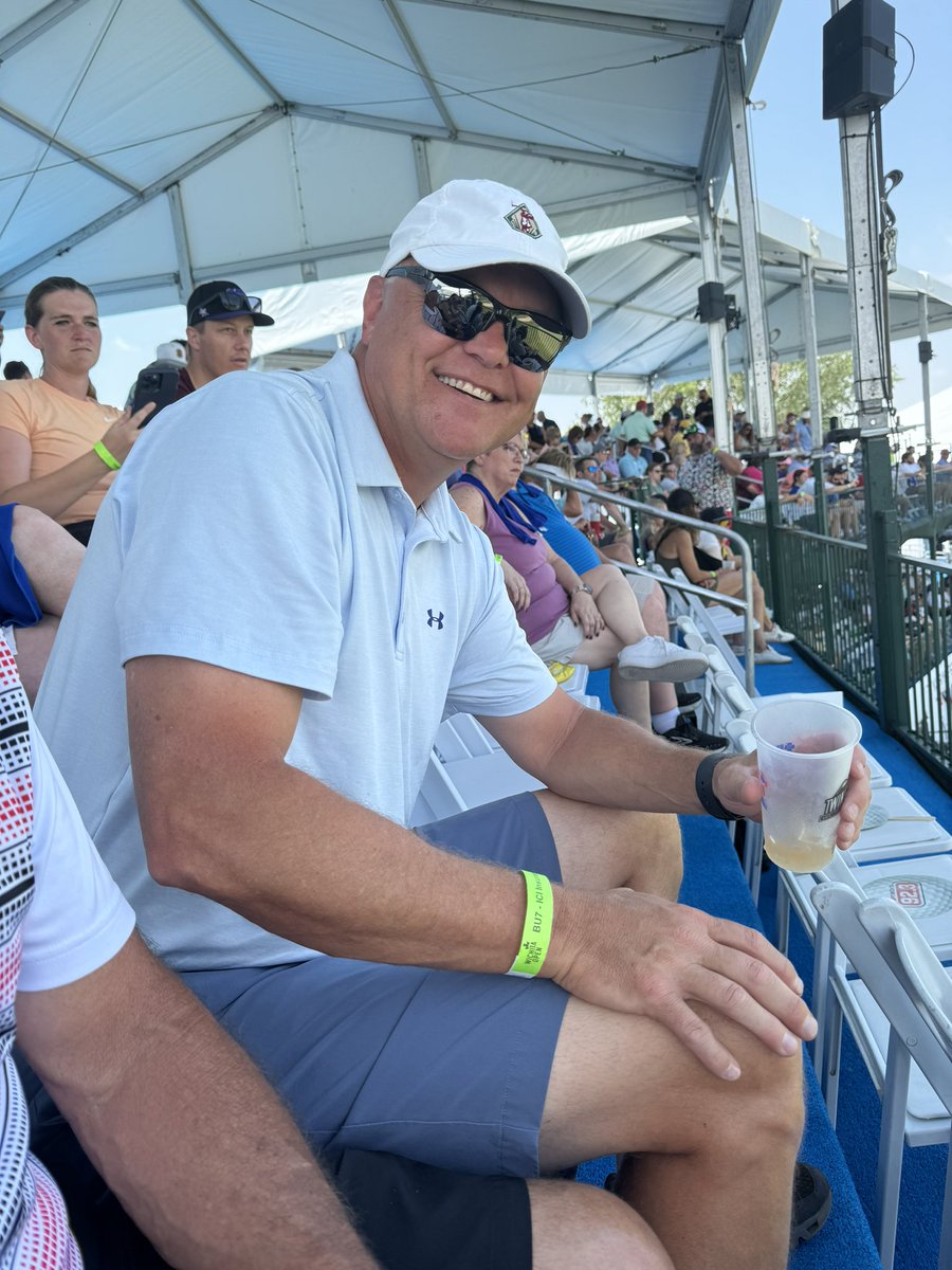 KPotter24's tweet photo. #partee17 on Father’s Day! ⛳️ #wichitaopen https://t.co/DRkFCtUHX0