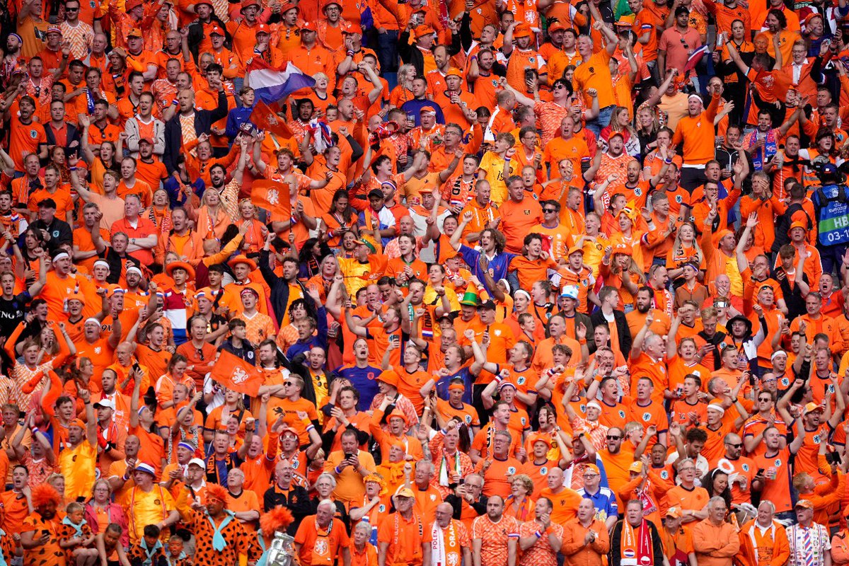 RonaldKoeman's tweet photo. Three points in Hamburg 🙌

#EURO2024 #NothingLikeOranje https://t.co/4rB1xNQTZd