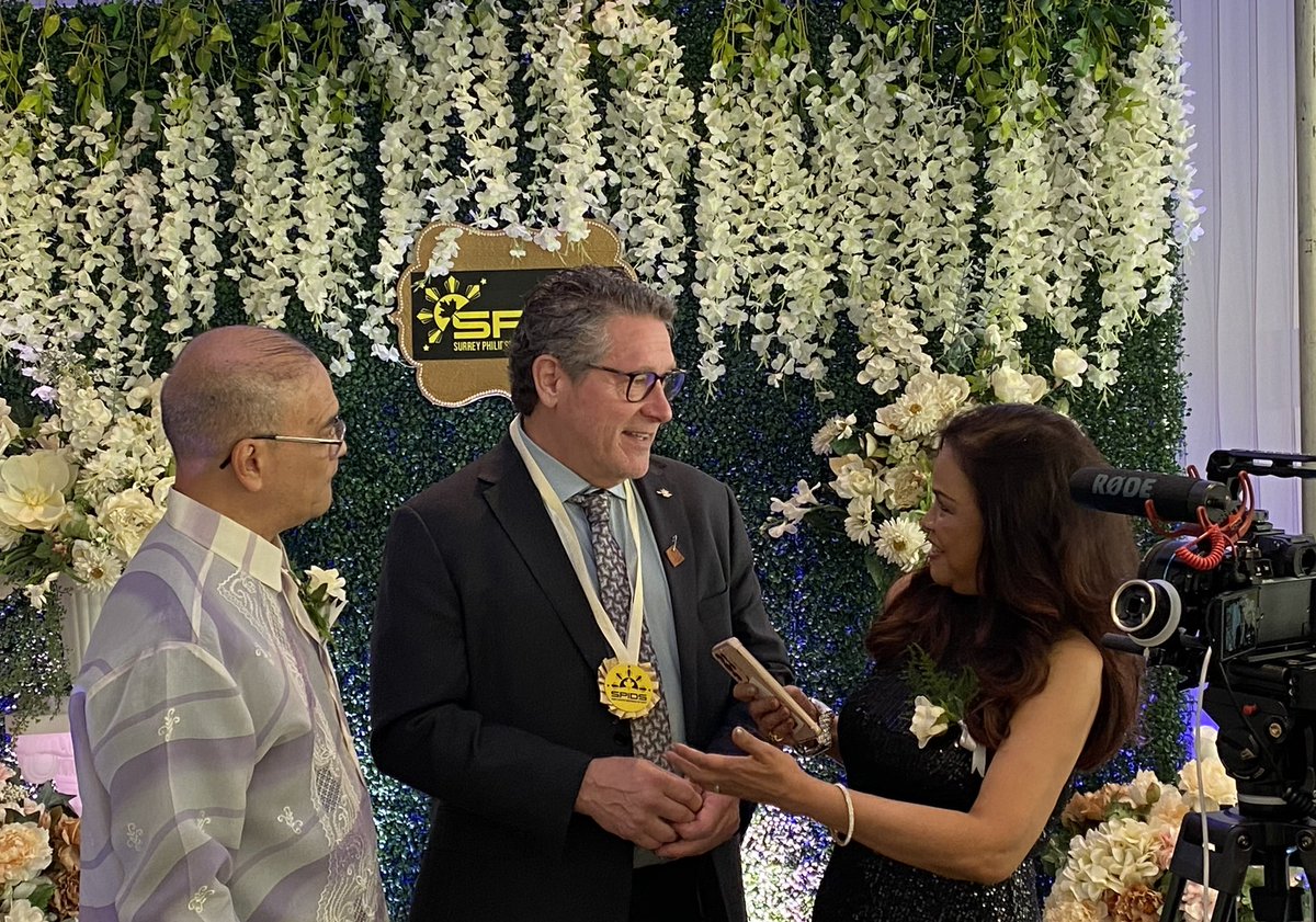 MikeStarchuk's tweet photo. Great evening celebrating @SpidsSurrey 16th anniversary last night @WeAreCivicHotel with funds from the auction going to @SurreyFoodBank . An art, culture and food evening highlighting the important work #SPIDS is doing in the community. #Philippine #bcpoli https://t.co/e58nFRUu1A