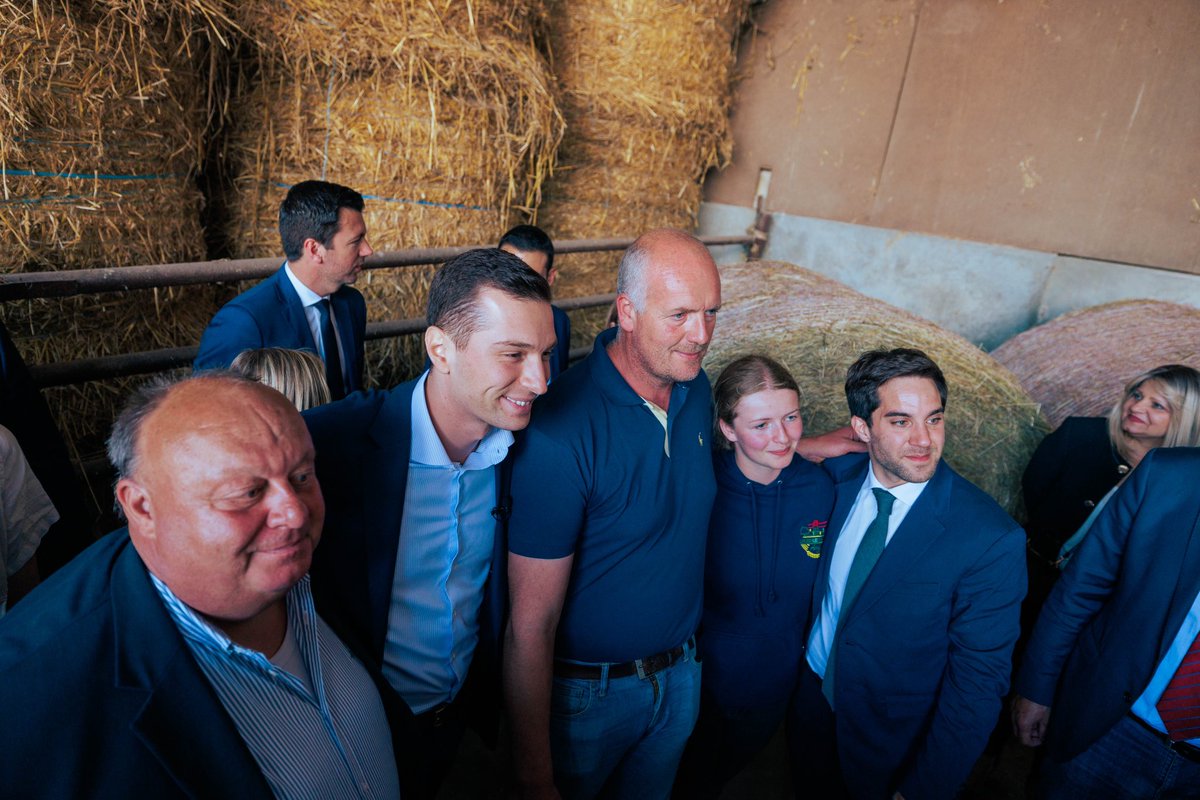 J_Bardella's tweet image. J’étais ce vendredi dans une exploitation agricole du #Loiret, avec les députés @MathildePARIS45 et @Thomas_Mng.

C’était important, pour mon premier déplacement de cette campagne, d’être auprès des agriculteurs, qui sont des piliers de la puissance française ⤵️