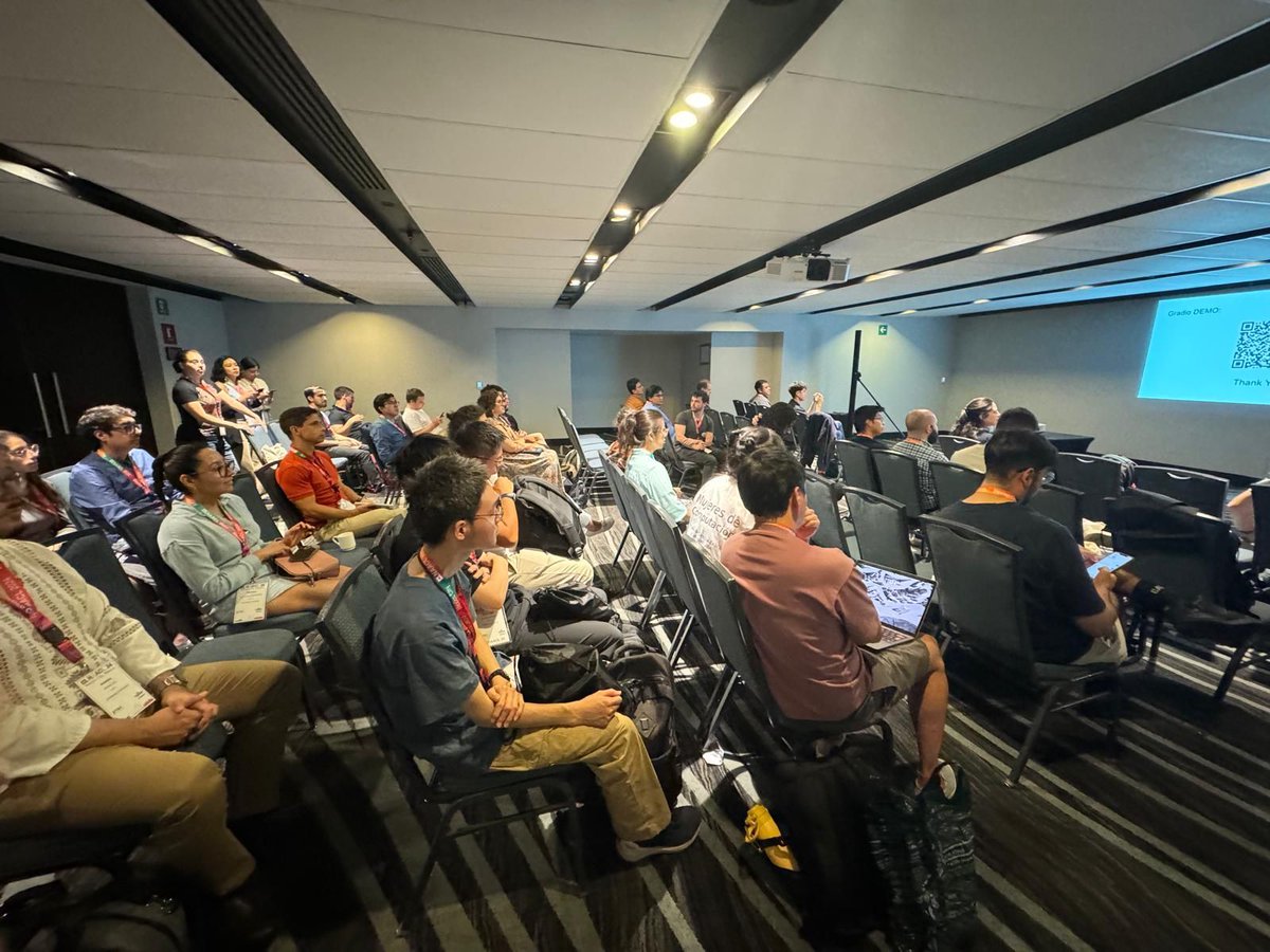 lxnlp's tweet image. 🙏 A big thank you to everyone who participated in the first part of our Latinx in AI Workshop at #NAACL2024! Let's continue driving NLP research in Latin America. Your diversity and inclusion make our AI community stronger! 🌍🙌 @_LXAI #AI 🔬 #research