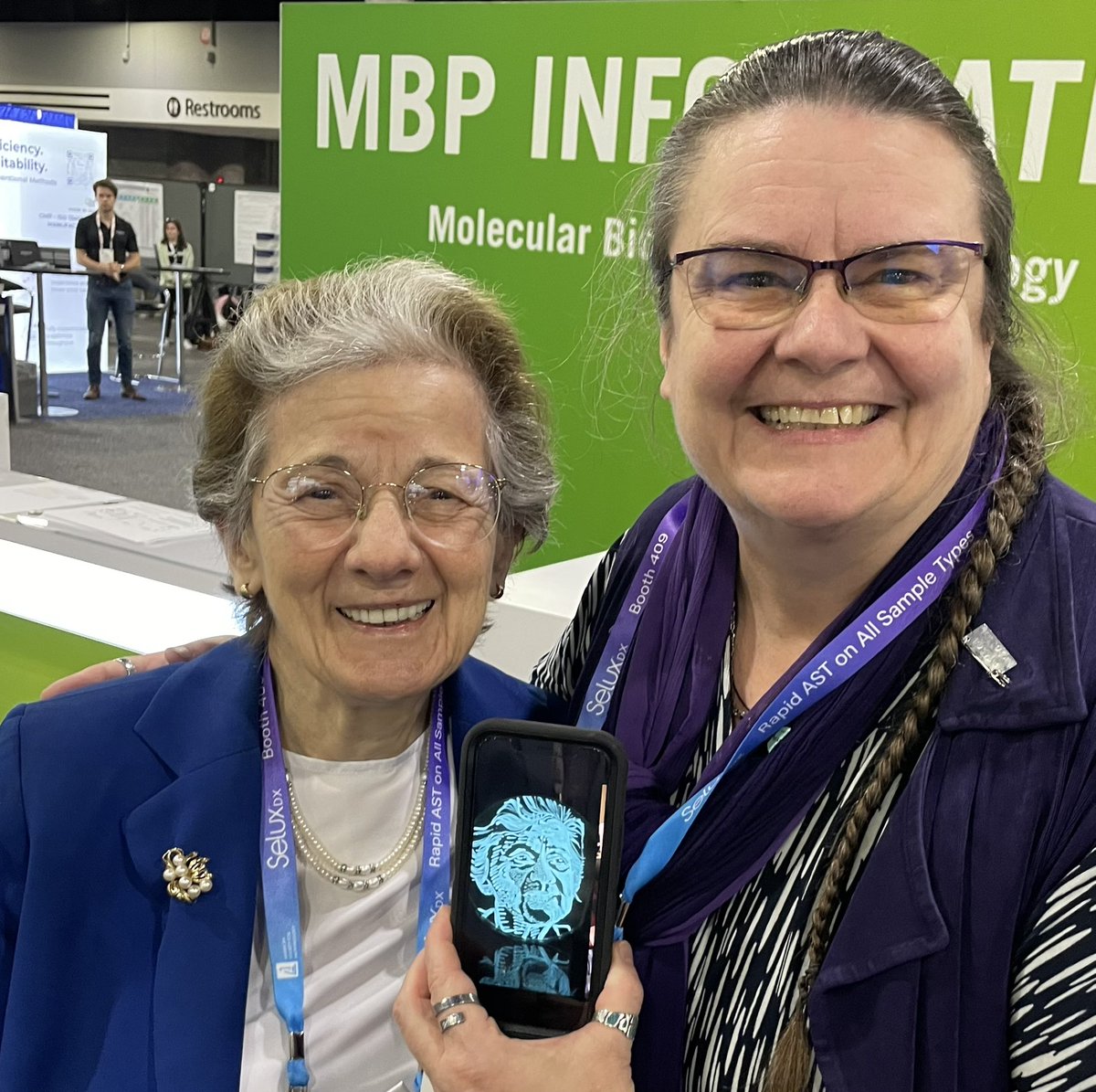 swirlgirl31415's tweet image. Happy birthday @markowenmartin. I loved that the audience at #ASMicrobe sang to you before the start of your live podcast with DingDongs and candles. I also loved meeting Rita Colwell. So glad to be sharing this day with you in Atlanta. ❤️❤️❤️