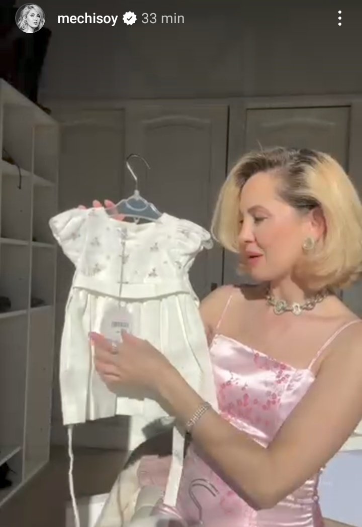 QUIERO LLORAR PORQUE ME DA LA GANA, MECHI LAMBRE ESTA ESPERANDO UNA NIÑA, SE VIENE LA PRIMERA BEBA DE LOS VIOLETTOS, UNA MINI MECHI, UNA MINI LUDMILA 🥹 skdlallsld

Lodovica con un nene y Mechi con una nena, en qué momento? ❤️‍🩹🥹