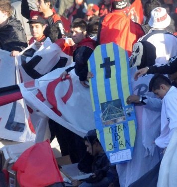 Vickinewells74_'s tweet photo. Feliz día Pa🕊✨️
Fiel a vos y a tu Newell's querido siempre❤️🖤
Te amamos y te extrañamos mucho🥺❤️ https://t.co/bSE2S7zI9L