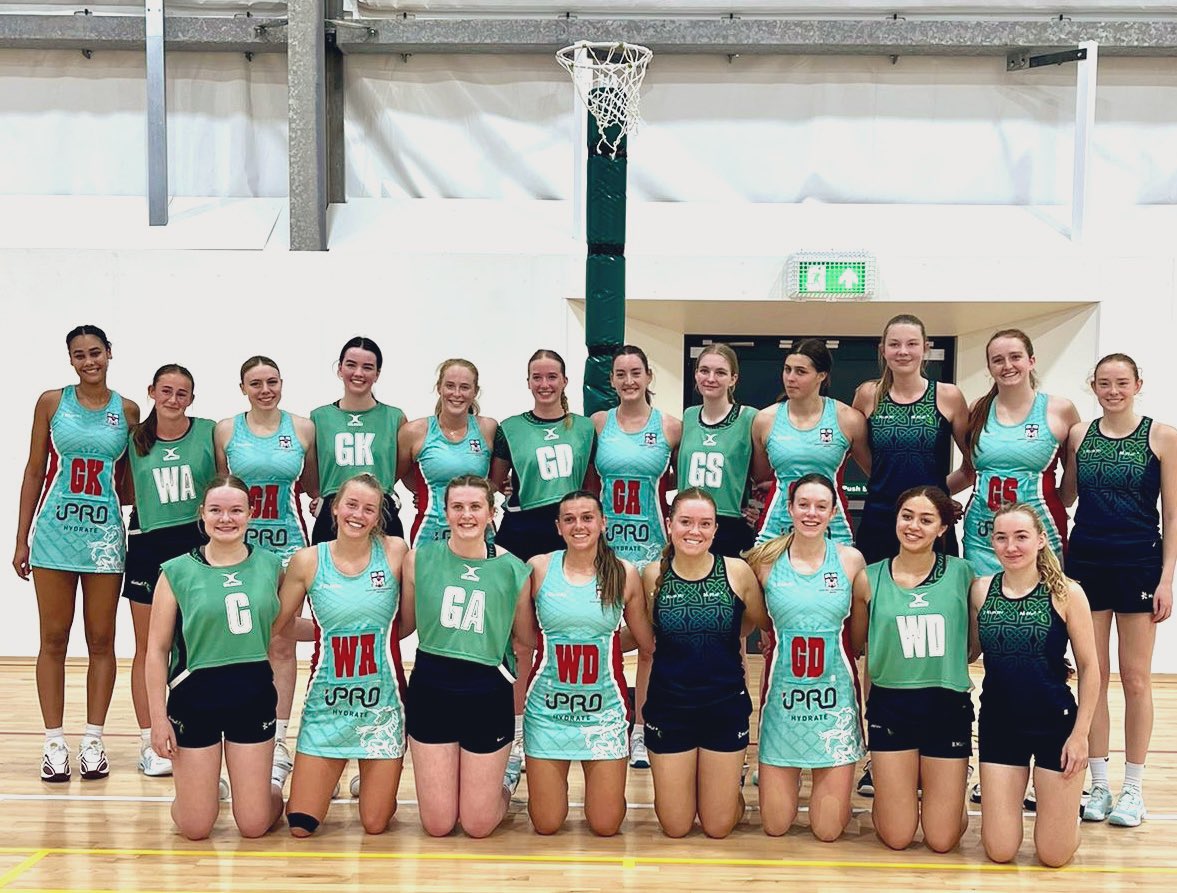 LouisaJayneW's tweet image. The biggest thanks to @sheonahforbes @sachgrant &amp;amp; everyone at @netballni - thanks for hosting us this weekend, loved the netball and loved Belfast 🙌🏴󠁧󠁢󠁥󠁮󠁧󠁿🦄 - brilliant prep for @EngUniSport team with 2 wins before our final weekend of the season for #nationscup