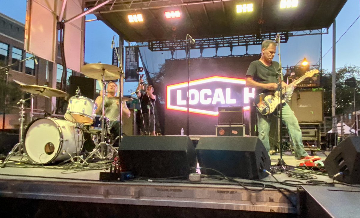 AgainMichelle's tweet image. Day 2 of Piqniq 
@SincereEngineer @LocalH