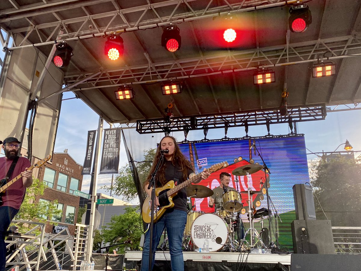 AgainMichelle's tweet image. Day 2 of Piqniq 
@SincereEngineer @LocalH