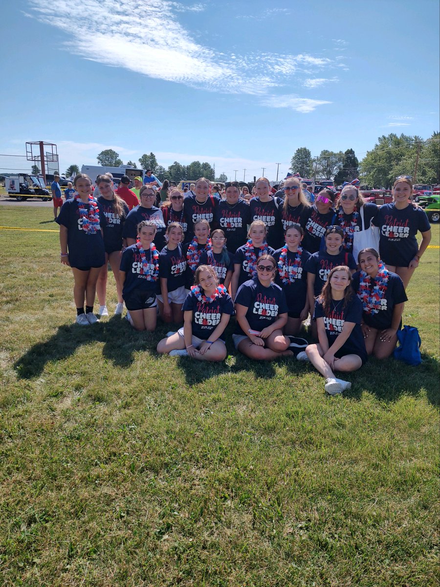 Cheer at Hoagland Parade.