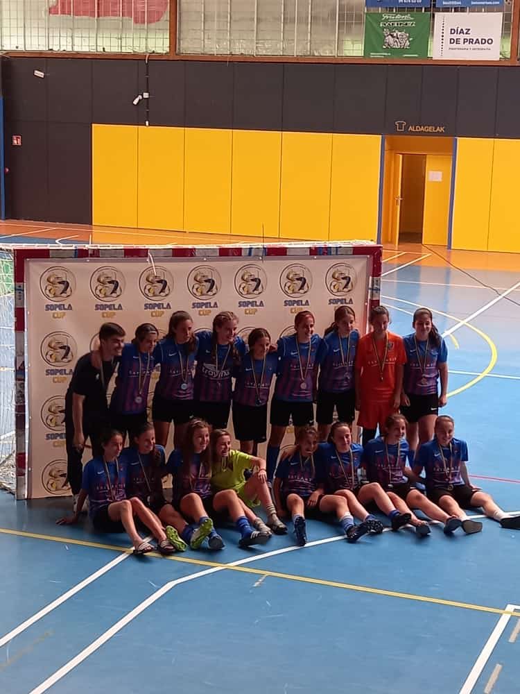🏆 Nuestras Infantiles han disfrutado hoy de la Sopela Cup 

🥇El Infantil A ha logrado un meritorio primer puesto 

🥉El Infantil B se ha coronado como tercer clasificado 

#AupaLeioaBETI 💙❤️ #AupaLeioako